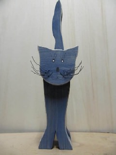  - Katze klein aus Fichtenholz ausgesägt und behandelt Farbe schwedenblau 
