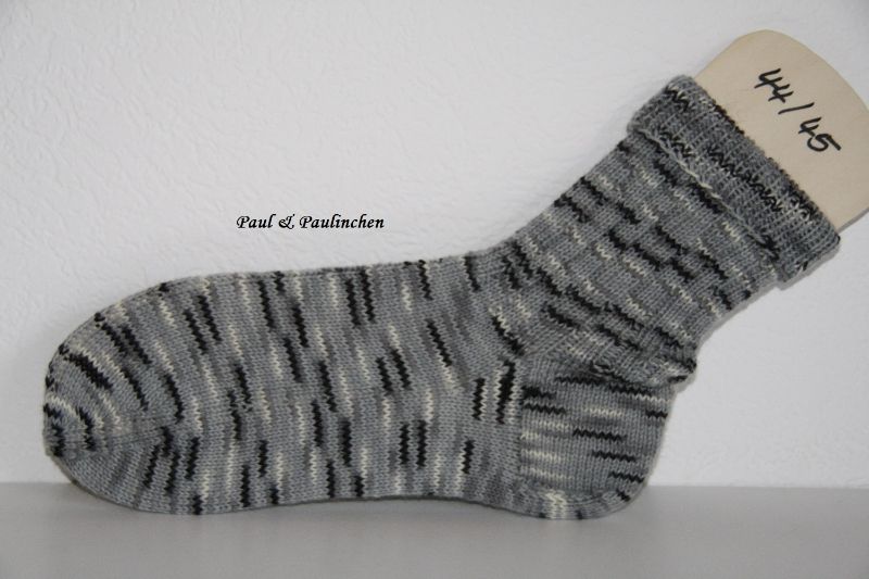  Socken handgestrickt, Größe 44/45, Artikel 4396 Fb.: grau bei Paul & Paulinchen      