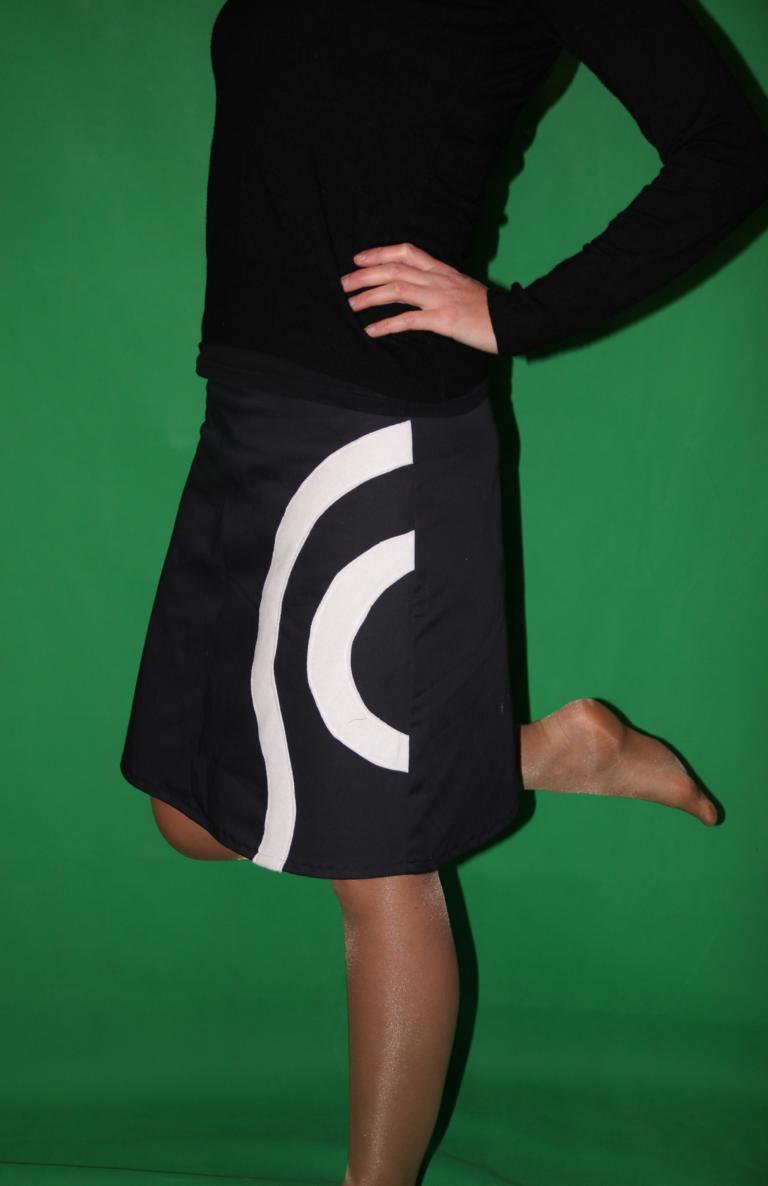  - Rock A- Form schwarz trifft weiß Kreisel black skirt