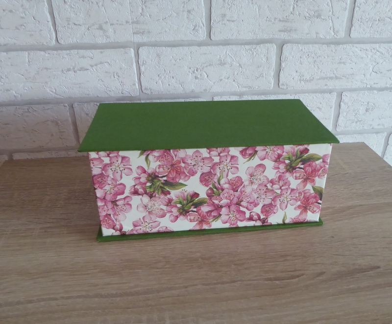  - Handgefertigte Geschenkverpackung aus Pappe, Papier und Buchleinen - Kirschblüten