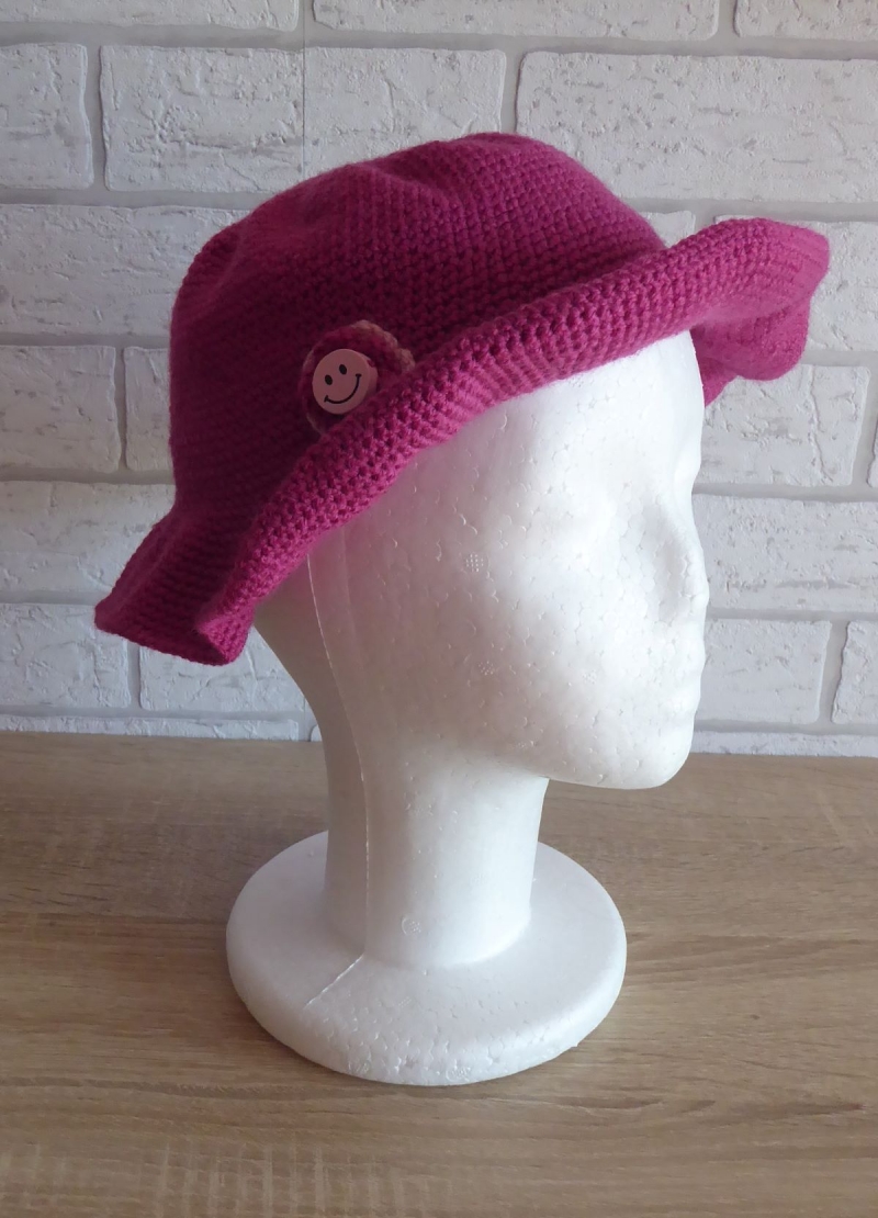  - Gehäkelter Hut mit Krempe und Häkelblume (pink-rosa) Kopfumfang: ca. 54 cm
