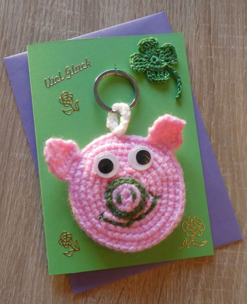 - Schlüsselanhänger / Taschenanhänger Glücksschweinchen inkl. Grußkarte und Briefumschlag (rosa-grün-lila)