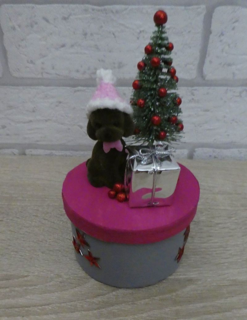 - Geschenkverpackung Hund, Weihnachtsbaum, Päckchen