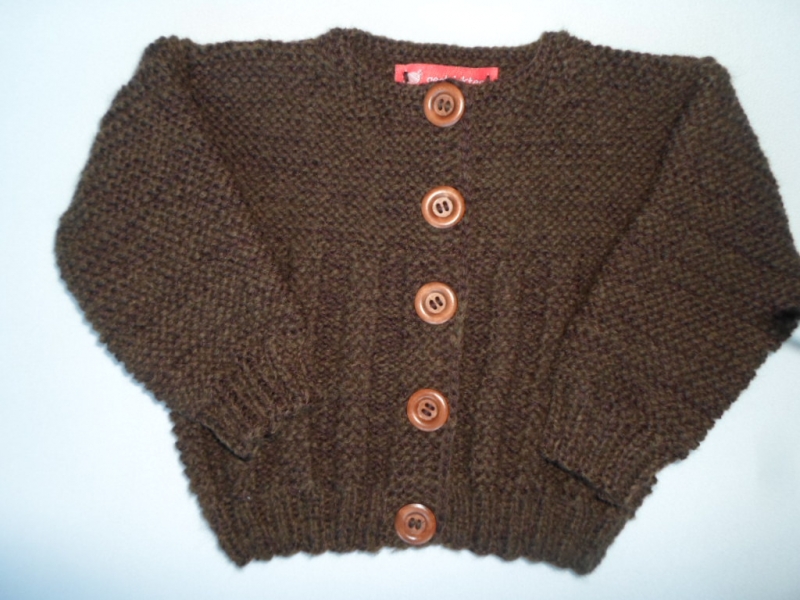  - Gr. 80/86 Strickjacke fürs Baby in Farbe braun, kuschelig weich  aus hochwertigem Wollgemisch