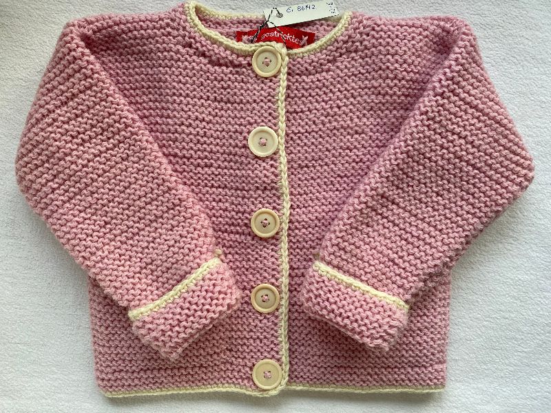  - Gr.80/86 Kinderstrickjacke in rosa mit naturfarbenem Rand aus strapazierfähiger Wolle kraus rechts handgestrickt