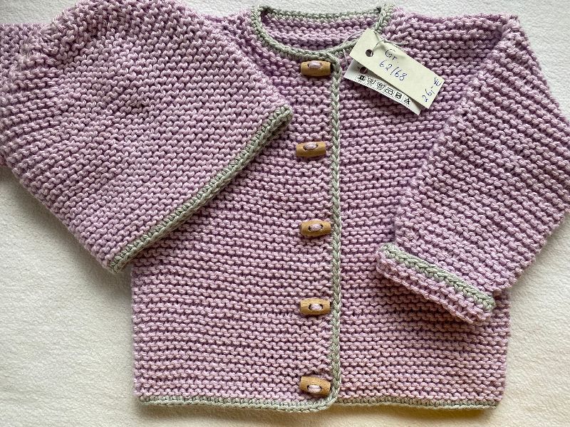  - Gr.62/68 Babyjacke mit passendem Mützchen in rosa mit hellgrauem Rand aus reiner, hautfreundlicher Baumwolle kraus rechts handgestrickt