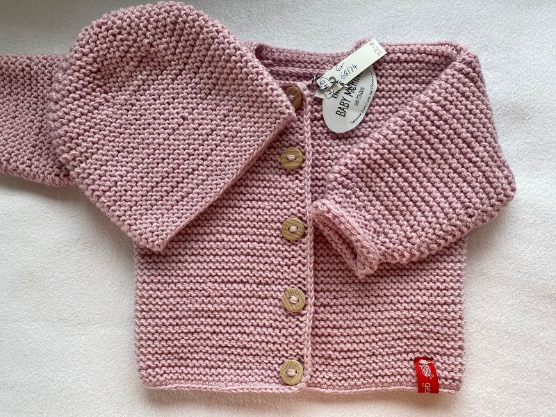  - Gr.68/74 Babyjacke mit passender Mütze in rosa aus reiner Merinowolle kraus rechts handgestrickt