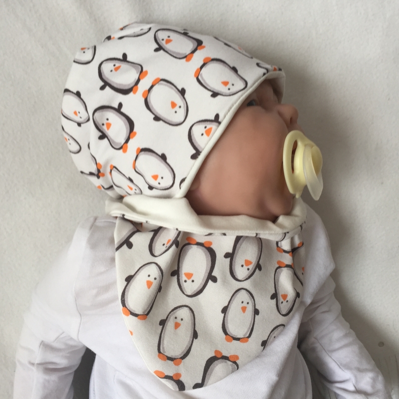  - Zweiteiliges  NeugeborenenSet * PINGUIN *  Handarbeit von zimtbienchen Halstuch /Mützchen für Baby   