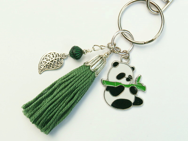  - Schlüsselanhänger Taschenanhänger Panda emailliert Quaste grün