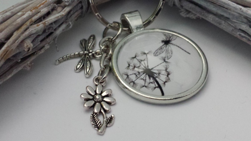 - Pusteblumen Schlüsselanhänger mit Libelle handgefertigt Accessoire Geschenk Frauen Freundin Kollegin