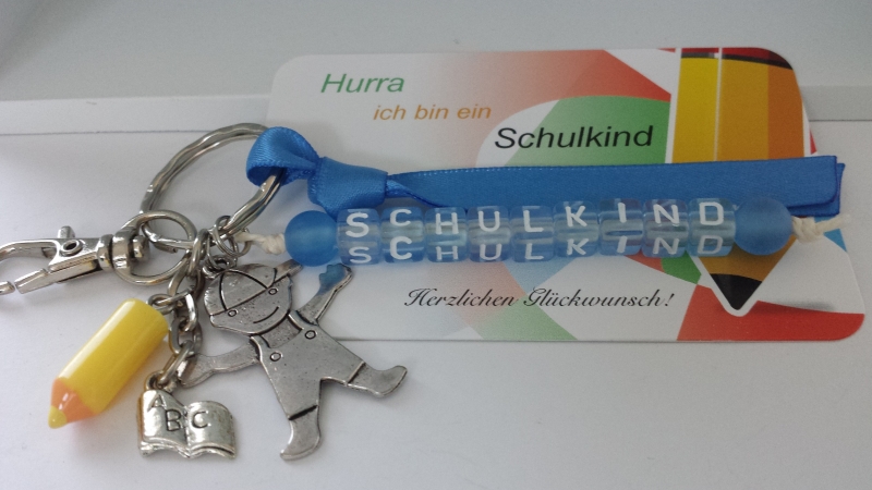  - Einschulungsgeschenk Schulkind Schlüsselanhänger Farbstift personalisierbar für Jungen Glücksbringer zum 1.Schultag 