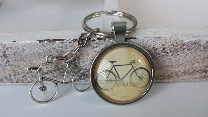  - Fahrrad Rennrad Schlüsselanhänger Glascabochon handgefertigt Geschenk Radsport Männer Freund Papa Opa Kollege