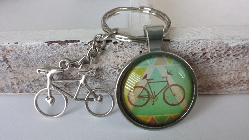 - Fahrrad Rennrad Schlüsselanhänger Glascabochon handgefertigt Geschenk Männer Papa Freund Vatertag