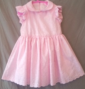  - Sommerkleid für Größe 104 bis 116  mit Lochstickerei in rosa für Mädchen