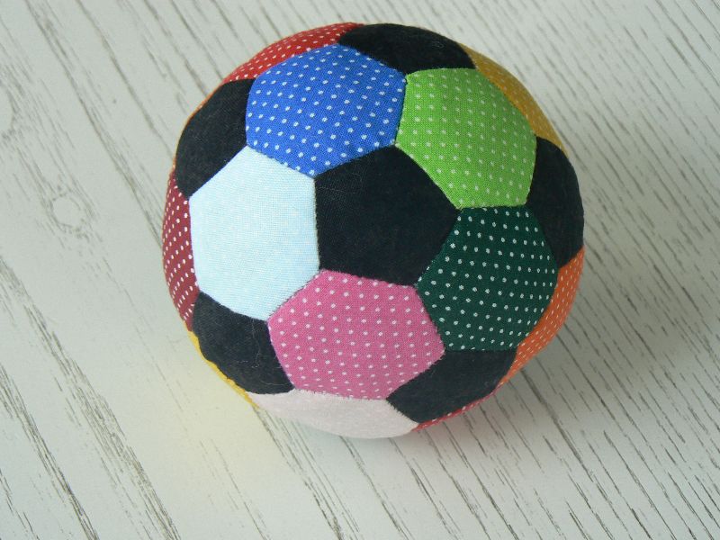  - Kleiner weicher Stoffball ☀ Regenbogen ☀ Durchmesser ca. 10 cm