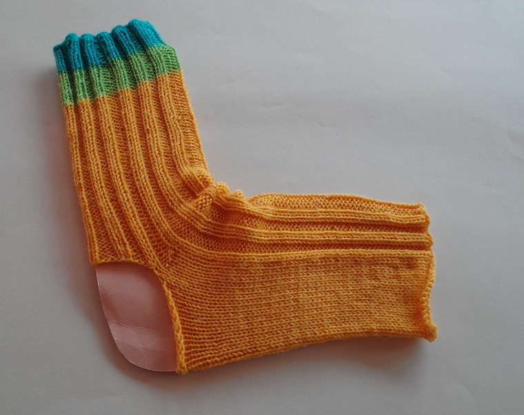  - Yoga-Socken  Gr.36/37 handgestrickt in den Farben gelb,grün und türkis