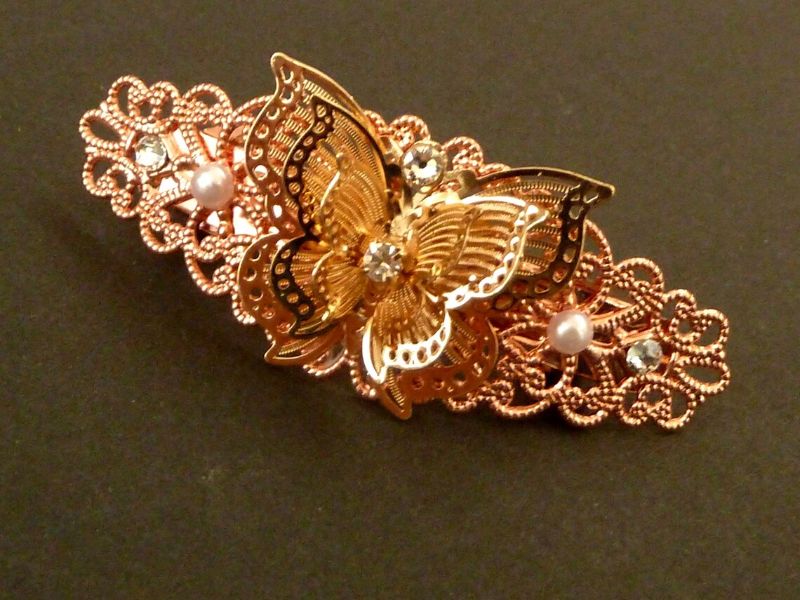  - Kleine Haarspange mit 3D Schmetterling in rotgold Geschenkidee Frau