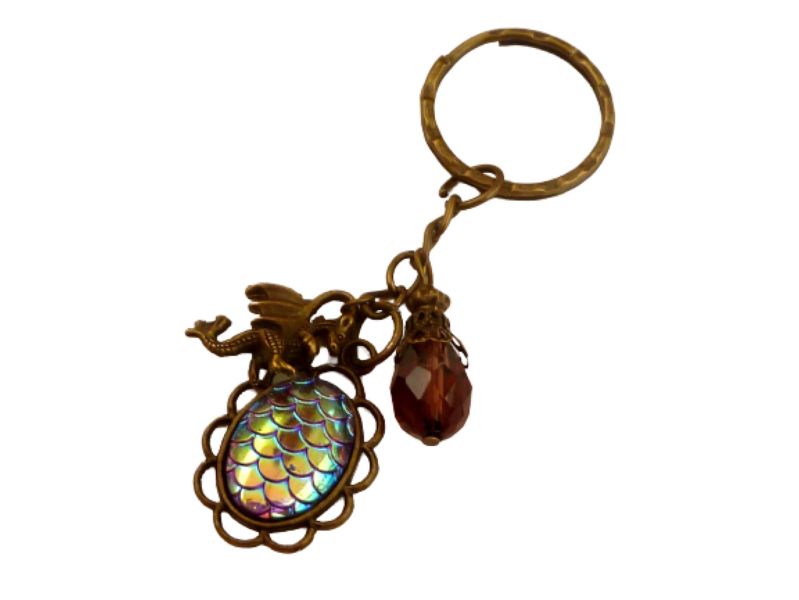  - Exklusiver Schlüsselanhänger mit Drachen und Drachenschuppen lila bronzefarben Mittelalter kleines Geschenk