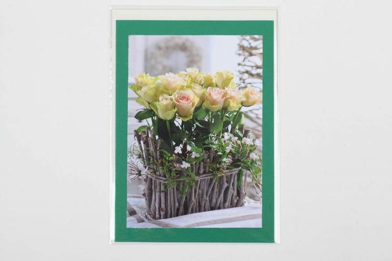  - Grußkarte, upcycled aus einem Kalender  Karte mit Blumen Klappkarte Faltkarte Blumenkarte, Gesteck mit Rosen