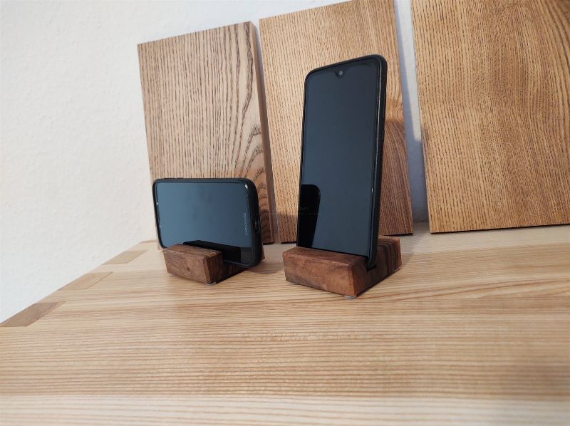  - Smartphonehalterung aus Holz, Smartphonehalter aus Nussbaum