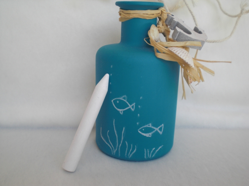  - Eine kleine blaue Dekoflasche, Vase, maritim dekoriert, zum Beschriften, kaufen  