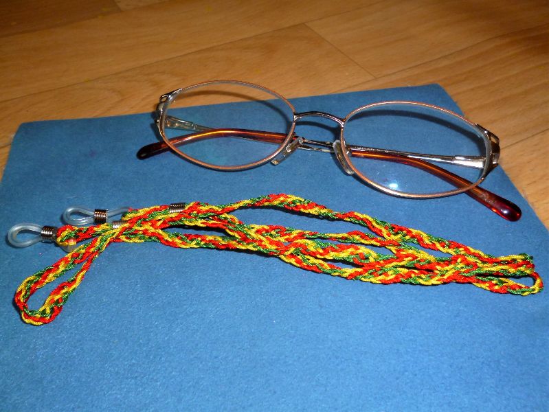  - Handgeflochtenes Brillenband  aus Schmuckkordel für Sonnenbrillen, Lesebrillen und kabellose Kopfhörer