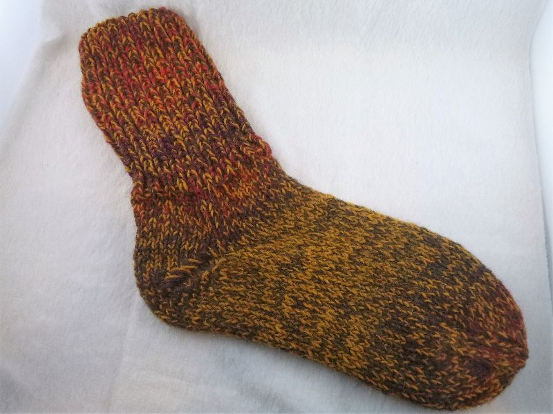  - Handgestrickte extra dicke Socken in senfgelb/ braun Größe 40/41