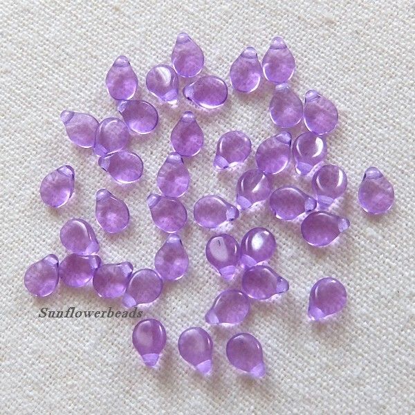  - 50 Blütenblätter, Preciosa Pip beads - crystal violet solgel