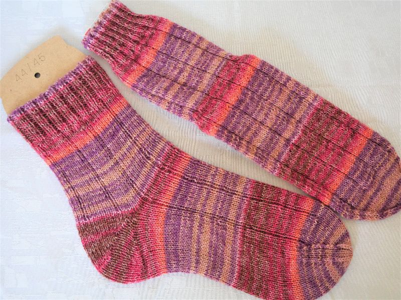  - handgestrickte Socken Gr. 44/45 in pink/rosa-gestreift 