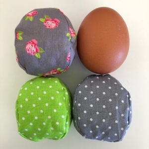 drei Rebeccs / Ostereierdummys / Ostereiattrappe / Hühnereierdummy für Eierschleuder, Eierlauf oder zum Jonglieren 