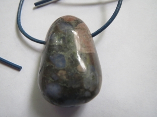 2526.180914.130530_bluespotrhyolith2