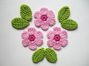 Häkelapplikation, große Blumen mit Blättern 2553.180715.091020_cimg5266