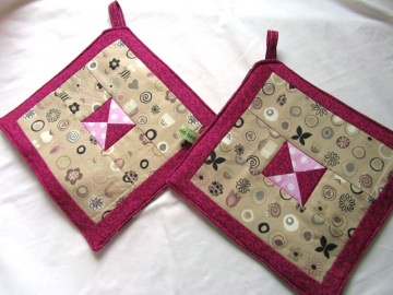 Topflappen - Set beige mit Pink im Patchworkstil, eigener Entwurf