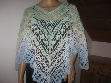 2686.180725.151913_poncho-4fach-4ecken-hgrn-wei-hblau1