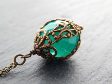 Kette mit böhmischer Glasperle - Coole Pfefferminze in Mintgrün
