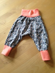 3505.180729.151231_punktegrau-apricot1