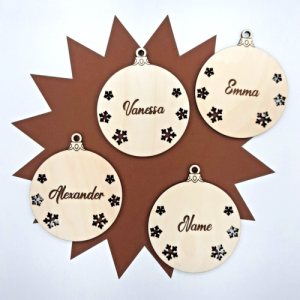 Geschenkanhänger Personalisiert Weihnachten Holz Glaskugelform flach Advent Geschenk Anhänger 
