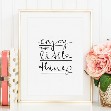 3674.180712.180501_enjoythelittlethingsimmockup