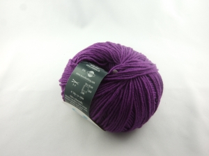dünne einfarbige Schurwolle Merino extrafein von Schulana: Filini Merino Farbe Nr. 032, lila