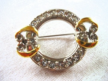 3870.180806.133701_brosche-rund-silber-gold-strass22oly