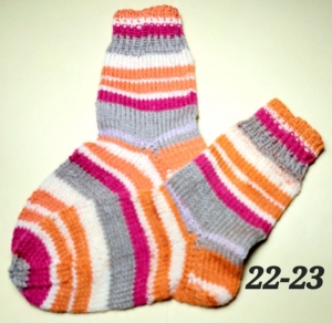  handgestrickte Socken, Gr. 22-23, 1 Paar orange-pink-creme-beige gestreiftt, Sockenwolle ) (Kopie id: 100334193)