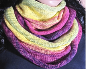 Loopschal Schal Schultertuch Snood ♡Beere♡ in grün gelb pink violett lila gestrickt ♡ Verrückte Maschen 3937.180714.211057_64c