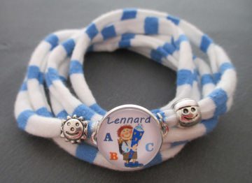 Individuelles Wickelarmband zur Einschulung mit Wunschmotiv und -namen