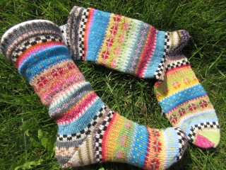 Bunte Socken Adore Gr. 39/40 - gestrickte Socken in nordischen Fair Isle Mustern