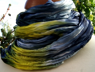 CRASH-Seidenschal in SHIBORI-Technik