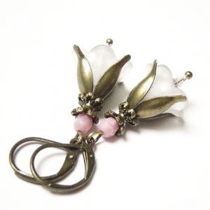 Ohrringe Elfenzauber weiß zartrosa handgefertigt Vintage Stil Blumen Blüten Blütenohrringe Bronze Messing 4339.180722.023414_fotojet-14