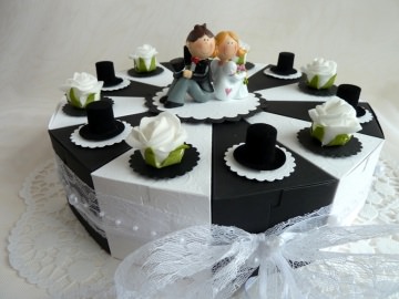 ♥Große Schachteltorte zur Hochzeit Geldgeschenk in SCHWARZ-WEIß♥ 4618.180713.112509_p1080560