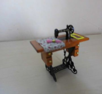 Miniatur Nähmaschine  zur Dekoration oder zum Basteln