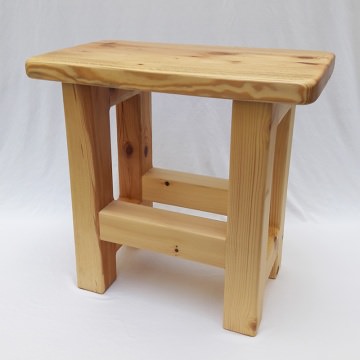 JAKOB - Hocker aus Bauholz in natur