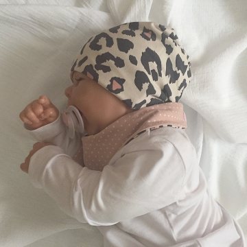 Neugeborenen Set * LEOPRINT * mit Halstuch  u. Mützchen für Mädchen vom zimtbienchen